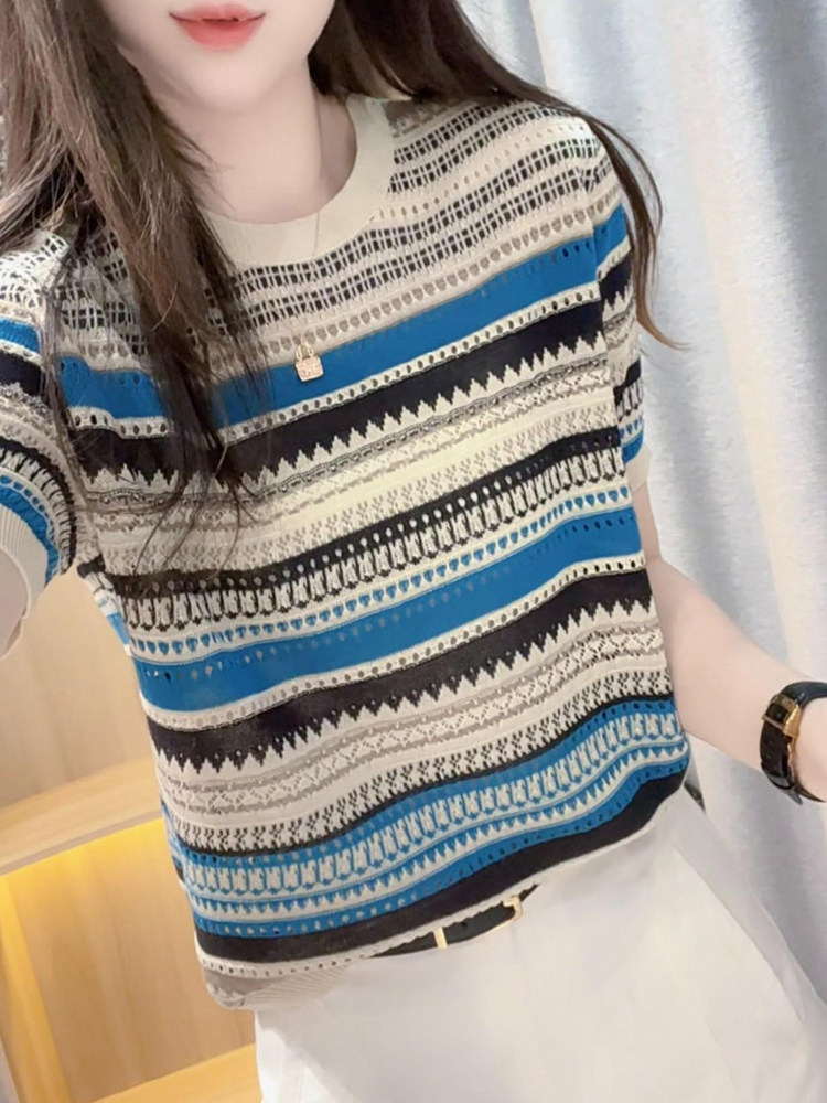 작은 대중 패션 레트로 홀로우 아웃 컬러 바 라운드 넥 반팔 니트 스웨터 여성 여름 얇은 스타일 슬림해 보이는 다용도 캐주얼 맨위