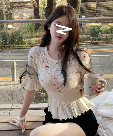 고급 센스 자수 라운드 넥 반팔 니트 스웨터 여성 봄 여름 2026 새로운 외국 가스 허리 수축 타이트 풀오버 맨위