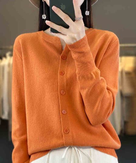 미니멀리즘 품격 단색 기초 섹션 긍정적 인 어깨 다용도 긴팔 니트 스웨터 카디건 코트 라운드 넥 스웨터 외부 잡아라. 의류