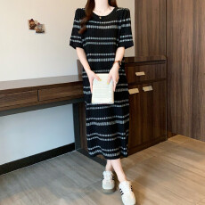 批发实拍大码女装夏装新款简约短袖连衣裙胖MM减龄显瘦<b class='q'>条纹</b>针织t恤裙