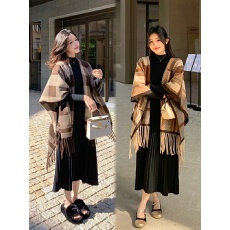 批发实拍大码女装秋冬高级流苏披肩外套加厚保暖斗篷外搭<b class='q'>连衣裙</b>两件套