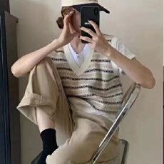 批发多巴胺针织马甲条纹针织衫宽松2025背心设计夏季新款毛衣无袖上衣