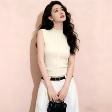 批发白色绝美扭花<b class='q'>短袖</b>针织衫<b class='q'>女</b>2026新款春夏修身显瘦辣妹短款上衣