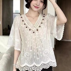 批发法式钩花镂空<b class='q'>蝙蝠</b>袖雪纺小衫女夏季度假风上衣独特超好看V领小衫
