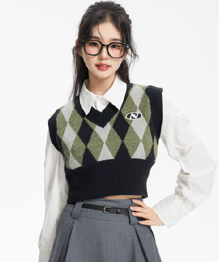 정품 오리지널 ntot 조수 브랜드 한 부서 V넥 자수 체크무늬 쇼트 스타일 조끼 몸매 가꾸기 맨위 외부 가져 가라. 베스트