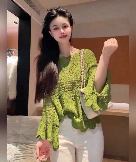 유럽 상품 무거운 작업 홀로우 아웃 자수 나팔 소매 녹색 니트 작은 셔츠 여성 가을 새로운 외국 가스 슬림해 보이는 아름다운 맨위
