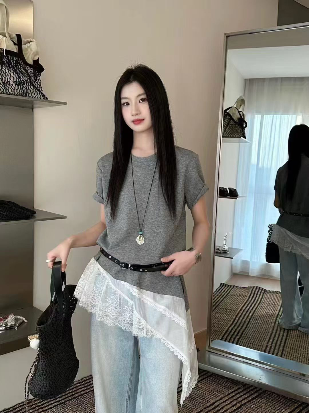 봄 여름 새로운 한국 스타일 패션 슬림해 보이는 반팔 티셔츠 여성 고급 센스 슬림해 보이는 레이스 맨위 패치워크