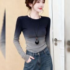 批发高级感渐变灰高领上衣秋冬<b class='q'>女装</b>轻熟小众不撞款打底内搭德绒女打底