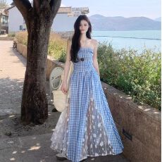 批发【打揽+肩带】度假风格子拼接蕾丝<b class='q'>连衣裙</b>女季新款法式收腰长裙