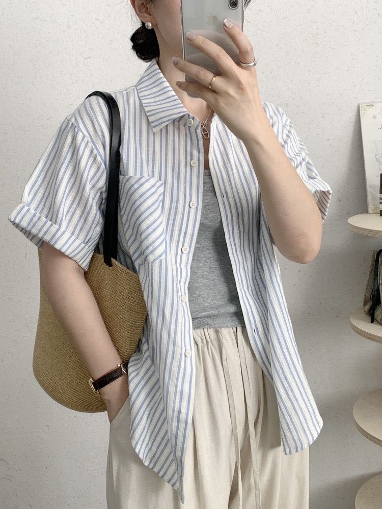 원본 품질 2026 새로운 파란색 스트라이프 반팔 볼륨 측면 다용도 여성 여름 외출용 루즈핏 셔츠 느긋한 바람