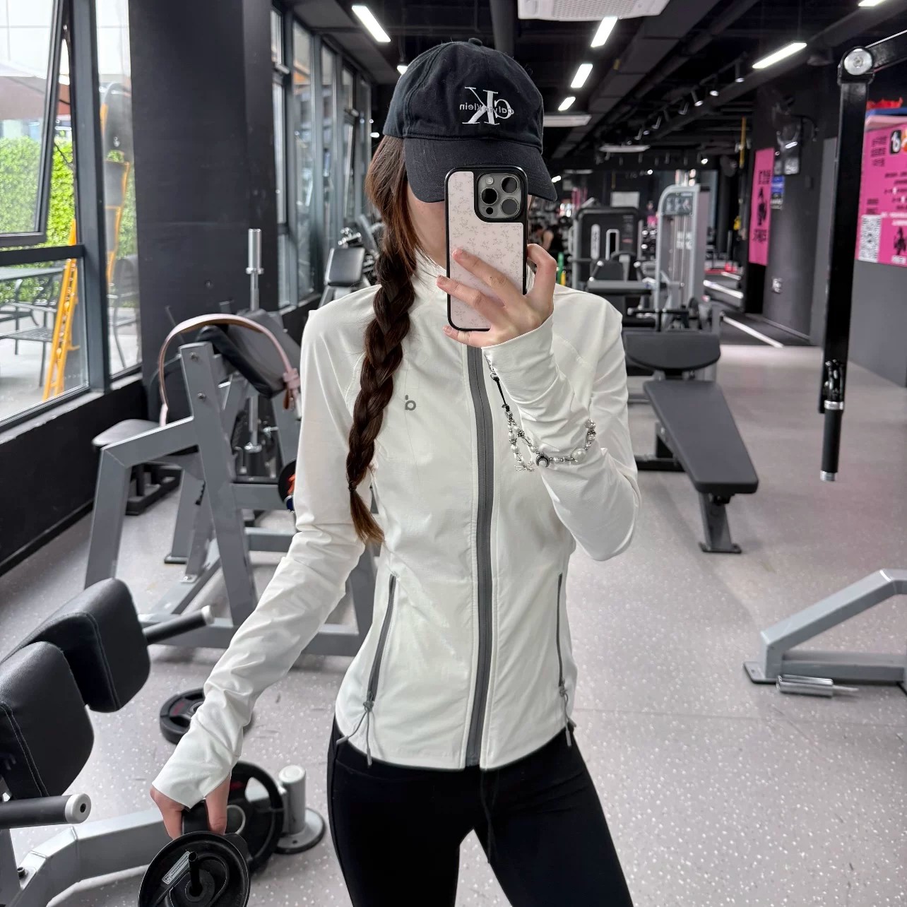 야외 얇고 가벼운 국방 자외선 자외선 차단 의류 여성 2026 새로운 여름 쇼트 스타일 슬림해 보이는 통기성 자외선 차단 재킷 맨위