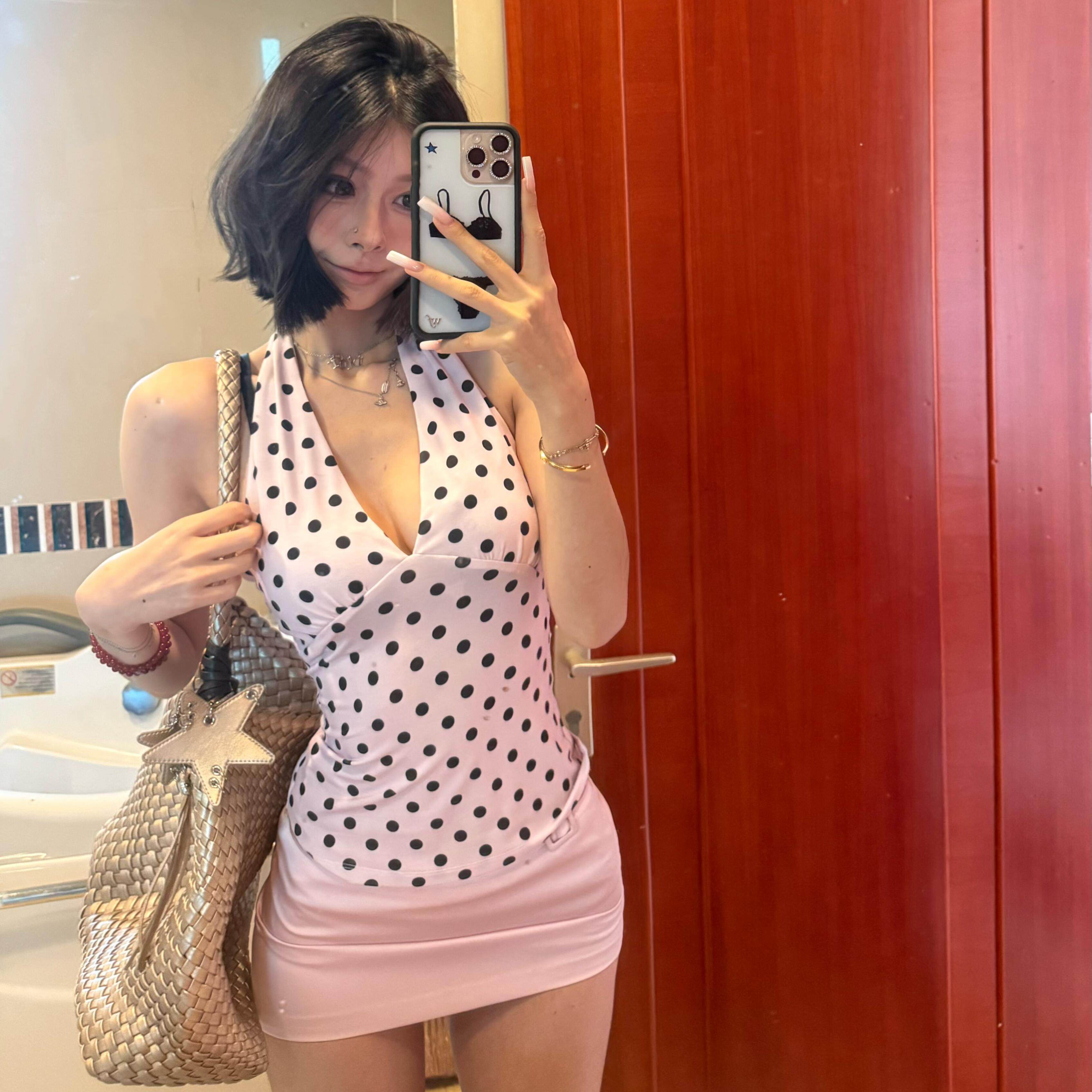 경관 그림 정가 모방 면 프랑스식 달콤한 자매 도트 무늬 V넥 슬림해 보이는 행침 목 슬립 다용도 몸매 가꾸기 만나는 조끼 여름