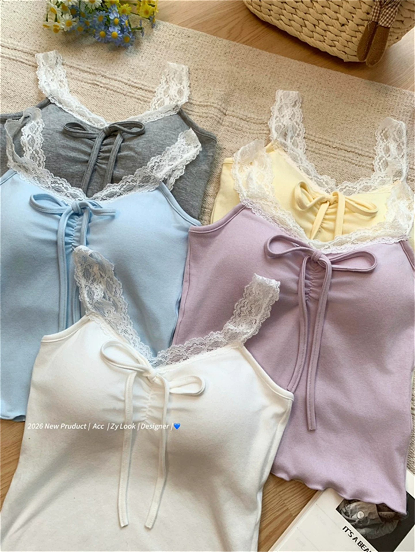 도파민 고유 한 아름다운 작은 슬링 여성 2026 여름 새로운 나만의 것을 가져와 라. 가슴 패드 몸매 가꾸기 슬림해 보이는 민소매 맨위