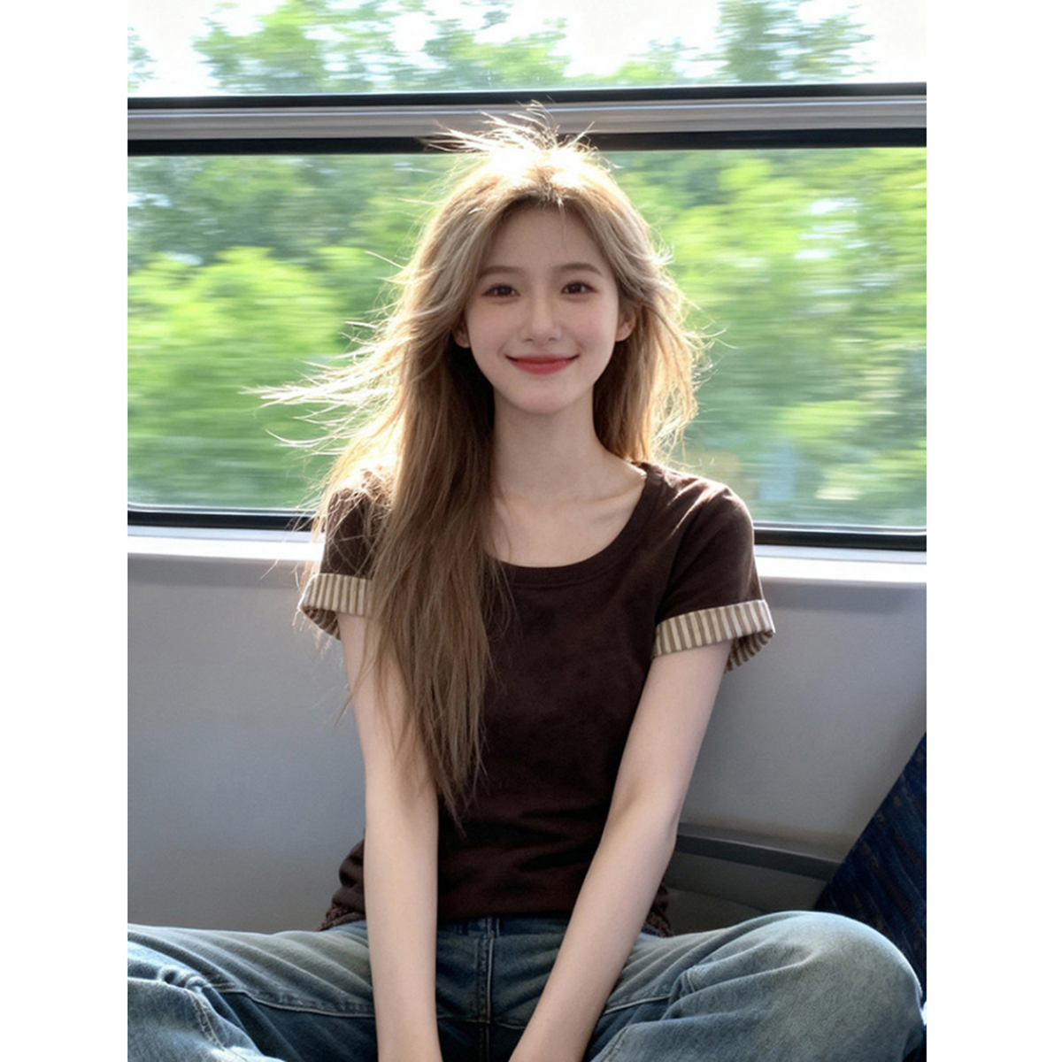 개성 커피 색상 스트라이프 커프스 티셔츠 여성 봄 여름 새로운 라운드 넥 배색 디자인 연령 감소 슬림해 보이는 달콤한 자매 바람 맨위