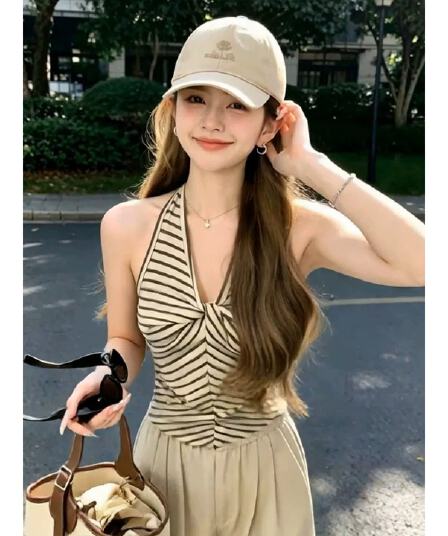 고유 한 스트라이프 비틀림 행침 목 V넥 캐미솔 여름 디자인 센스 몸매 가꾸기 슬림해 보이는 외출용 오프숄더 맨위