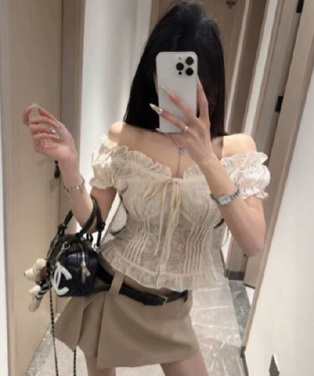 한 스타일 순수한 욕망 바람 오프숄더 거품 소매 레이스 셔츠 여성 여름 몸매 가꾸기 슬림해 보이는 섹시함 달콤함 스트랩 자수 맨위