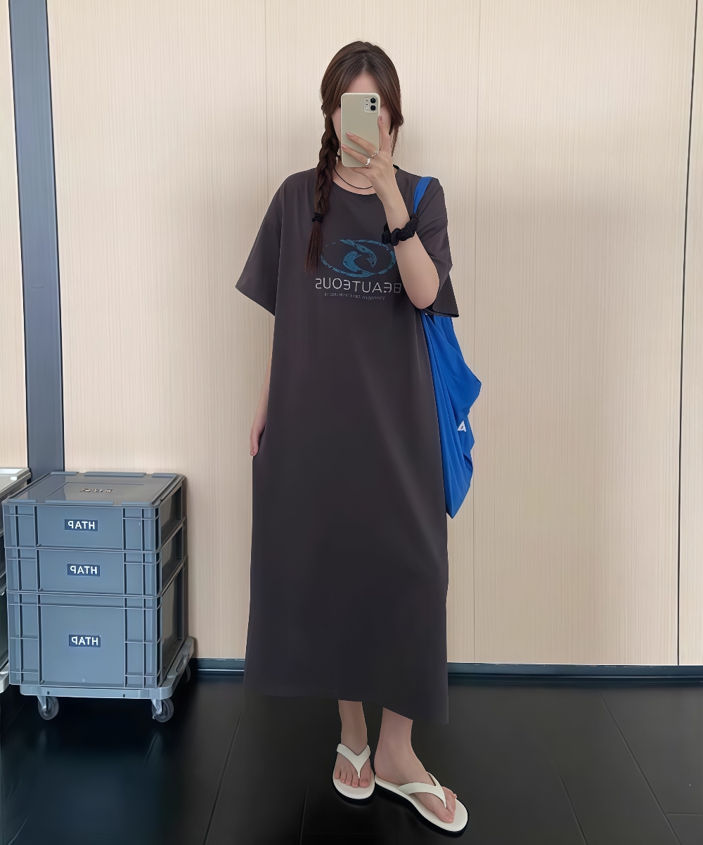 한국 스타일 루즈핏 빅 사이즈 항구 바람 드레스 유럽과 미국 디자인 센스 반팔 중간 길이 트임 티셔츠 치마