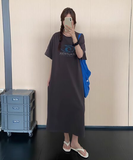 한국 스타일 루즈핏 빅 사이즈 항구 바람 드레스 유럽과 미국 디자인 센스 반팔 중간 길이 트임 티셔츠 치마