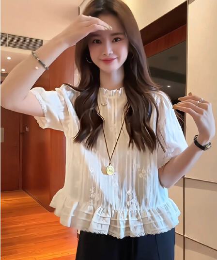 레이스 자카드 자수 셔츠 2026 새로운 디자인 센스 연령 감소 작은 셔츠 반팔 얇고 가벼운 슬림해 보이는 작은 키 맨위