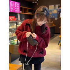 批发韩系氛围感穿搭女<b class='q'>秋</b>冬红色丝绒亮片蝴蝶结毛衣软糯套头上衣