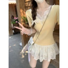 批发别致甜辣妹夏季粉色蕾丝<b class='q'>v领</b>针织短袖<b class='q'>t</b><b class='q'>恤</b>女木耳边短款小衫显瘦上衣