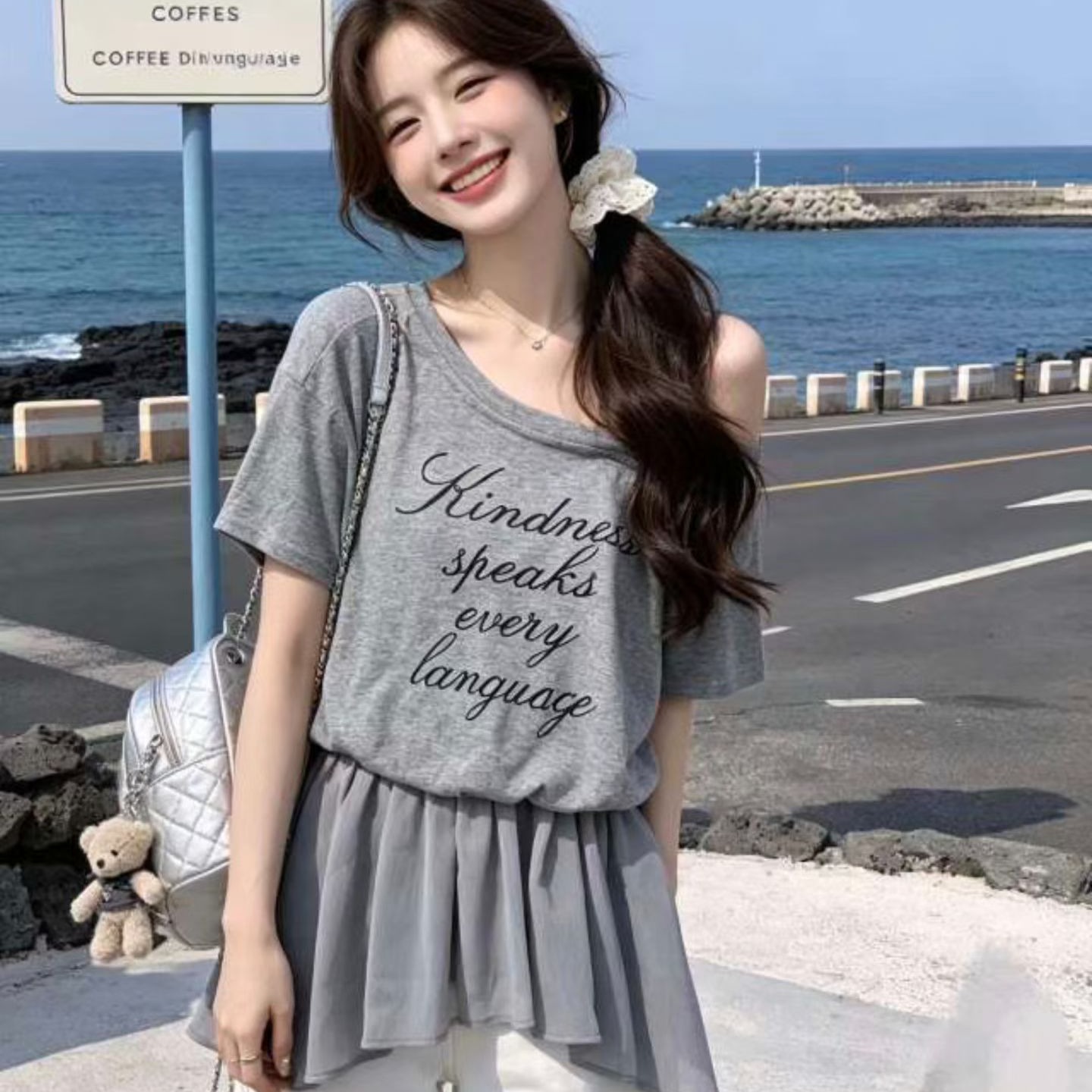페이크 레이어드 랩스커트팬츠 밑단 오프숄더 긍정적 인 어깨 반팔 티셔츠 여성 2026 여름 새로운 빅 사이즈 지방 mm 중간 길이 맨위