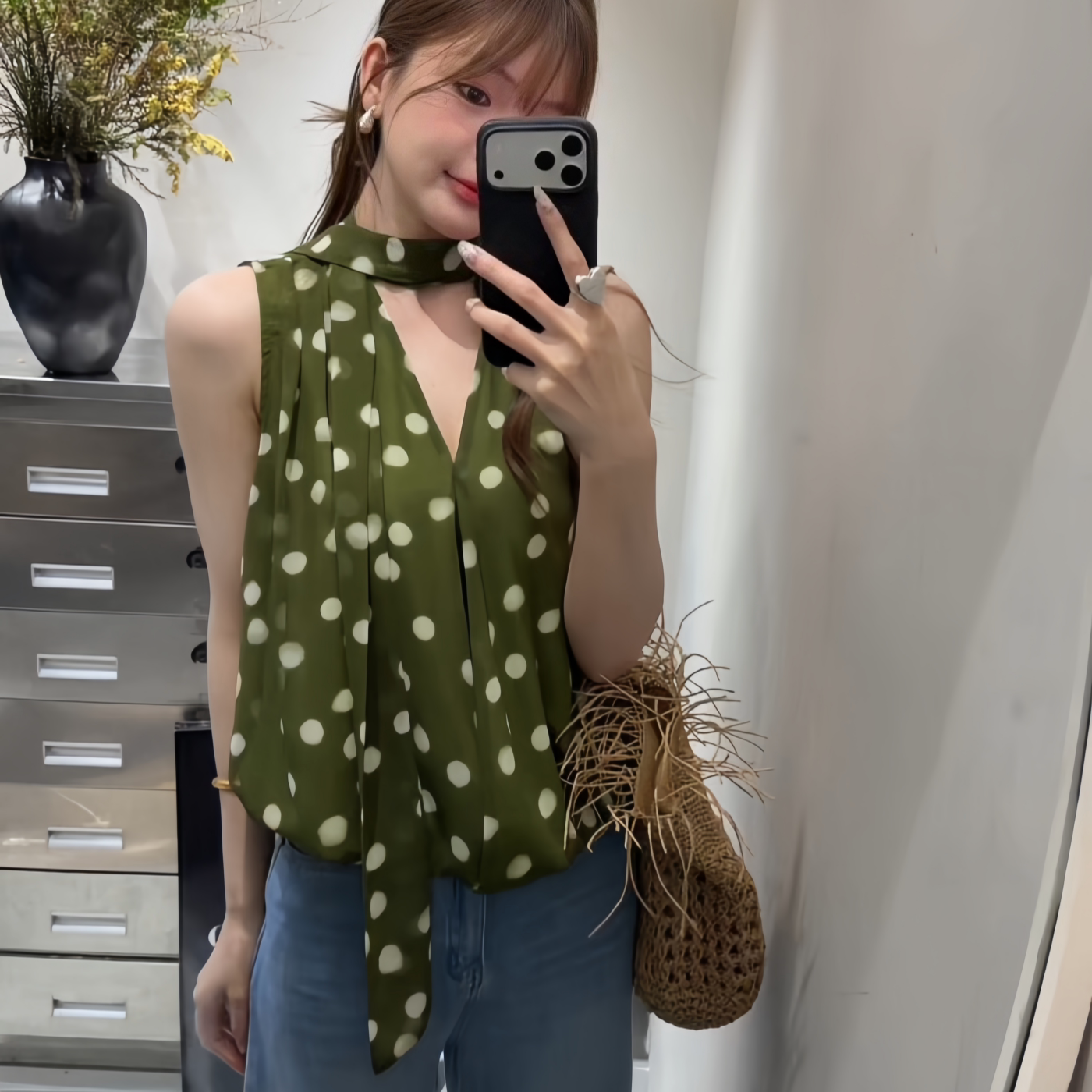 레트로 세련된 도트 무늬 V넥 행침 목 조끼 여성 2026 여름 새로운 몸매 가꾸기 배색 민소매 맨위 핫걸 바람