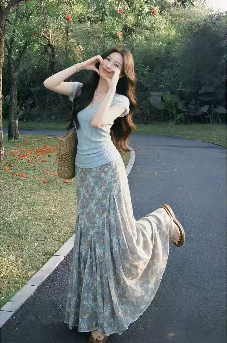 새로운 패션 프랑스식 고유 한 휴가 바람 몸매 가꾸기 레이스 맨위 허리밴드 꽃무늬 반신 롱 스커트 세트