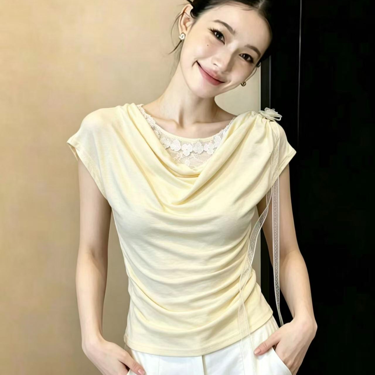 레이스 조각 페이크 레이어드 흔들다 칼라 오프숄더 반팔 티셔츠 여성 여름 새로운 주름 슬림해 보이는 맨위 chic