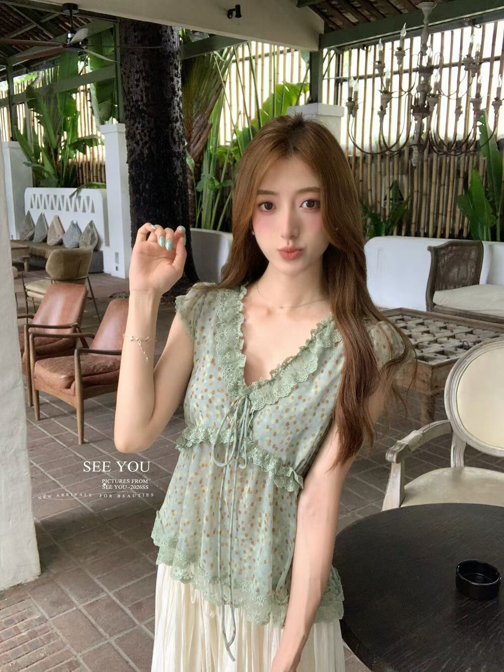 프랑스식 도트 무늬 반팔 여성 셔츠 여름 레이스 측면 V넥 셔츠 쉬폰 셔츠 표시 얇고 작은 날다 소매 녹색 맨위