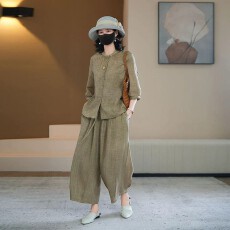 批发<b class='q'>时尚</b>苎麻套装女装夏季中老年妈妈装圆领钉珠衬衫上衣阔腿裤两件套