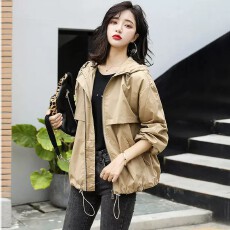 批发矮个子短款风衣女秋装年新款早秋休闲二八月外套连帽款复古春同款