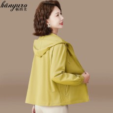 批发小个子<b class='q'>妈妈</b>秋装<b class='q'>外套</b>薄款连帽夹克上衣中老年女春秋短款风衣贵夫人