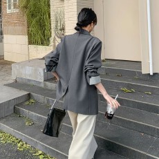 批发韩系高级感灰色西装外套女春秋英伦风<b class='q'>休闲</b>气质chic开叉正肩小西服