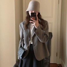 批发2026春秋季新款灰色<b class='q'>西装</b>外套<b class='q'>女</b>小个子薄款高级感短款宽松休闲西服