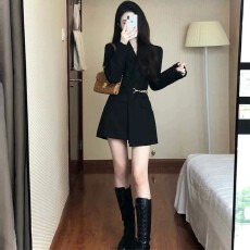 批发高级<b class='q'>设计</b>感黑色西装外套女气质韩系轻熟温柔风小个子收腰西服上衣