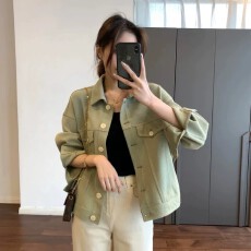 批发韩版奶油绿拼接工装短外套女秋季2026新款时尚宽松休闲<b class='q'>设计</b>感上衣