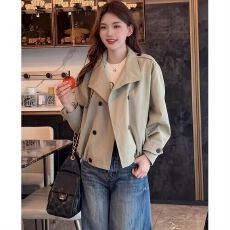 批发设计感双排扣短款风衣<b class='q'>外套</b>女春秋装新款休闲宽松ins长袖夹克上衣