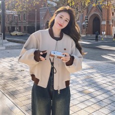 批发棒球服外套<b class='q'>女</b>春秋2026年新款美式街头小个子短款百搭休闲撞色<b class='q'>夹克</b>