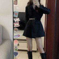 批发高级设计感黑色西装外套<b class='q'>女</b>气质韩系轻熟温柔风小个子收腰<b class='q'>西服</b>上衣