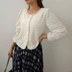 批发报单有货韩国<b class='q'>东大门</b><b class='q'>代购</b>秋装新款女装钉珠圆领小清新显瘦百搭开衫