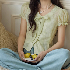 批发报单有货夏新款上衣法式复古刺绣衬衫女V领镂空立体设计系带短袖