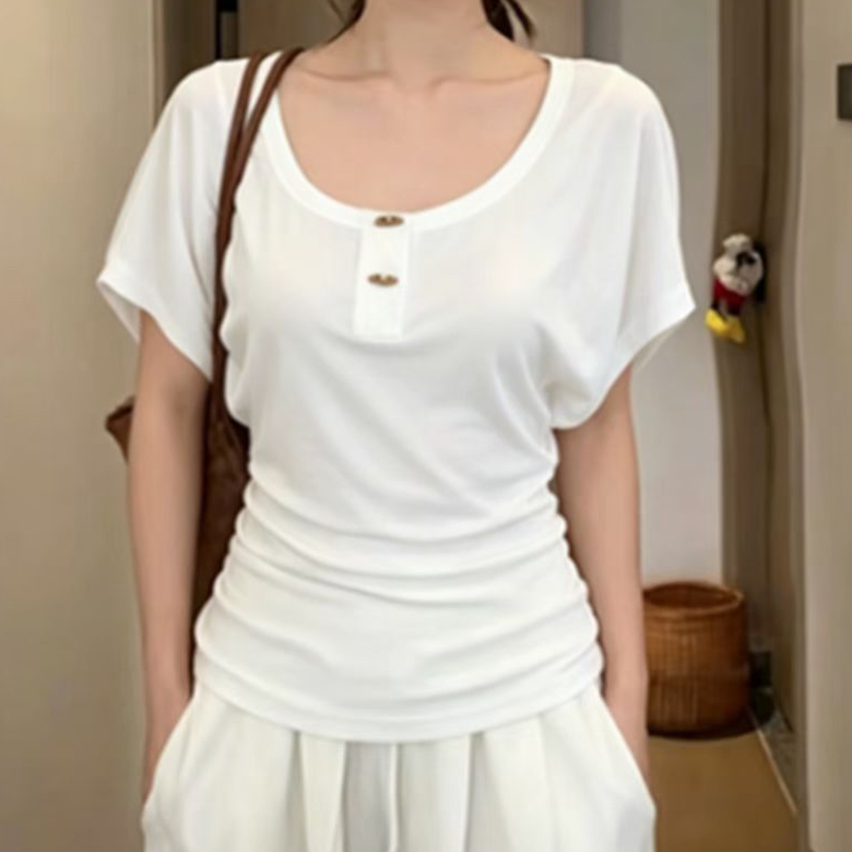 재고 있음 디자인 센스 소뿔 버클 반팔 티셔츠 여성 여름 새로운 고유 한 아름다운 자이언트 잘 생긴 품격 맨위