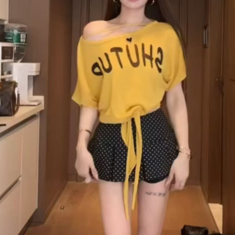 재고 있음 한 부서 슈퍼 잘 생긴 알파벳 프린트 오프숄더 니트 스웨터 여성 여름 스트랩 디자인 센스 슬림해 보이는 맨위