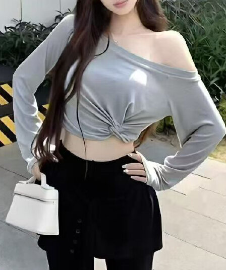 재고 있음 순수한 욕망 바람 섹시함 비스듬한 어깨 긴팔 티셔츠 여성 새로운 핫걸 쇼트 스타일 디자인 센스 가을 아름다운 작은 맨위