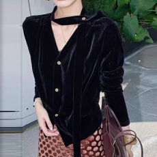 批发有货高级感秋赫本风丝绒外套女<b class='q'>修身</b>短款挂脖飘带V领小开衫