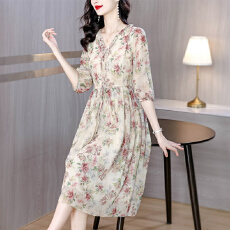 批发<b class='q'>高端</b>碎花洋气<b class='q'>连衣裙</b>女2026夏装高贵收腰显瘦中长款裙子