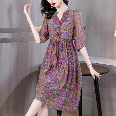 批发洋气紫色<b class='q'>真丝</b>桑蚕丝<b class='q'>连衣裙</b>2026春夏新款气质V领收腰桑蚕丝碎花裙