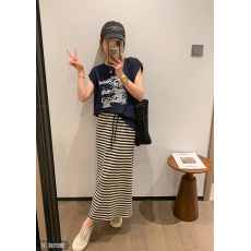 批发针织时尚套装裙女<b class='q'>夏</b>季2026新款韩版印花背心上衣条纹半身裙两件套