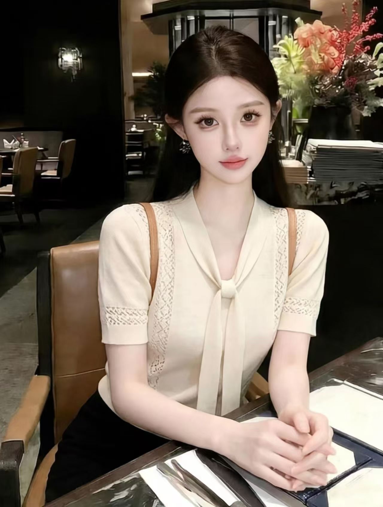 새로운 2026 여름 빛 요리 한 바람 V넥 레이스업 홀로우 아웃 얼음 실크 니트 반팔 패션 맨위 여성